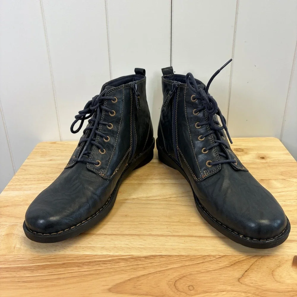 Clarks Nikki North Comfort Leather Lace Up Booties Women Size 10M Dark Academia